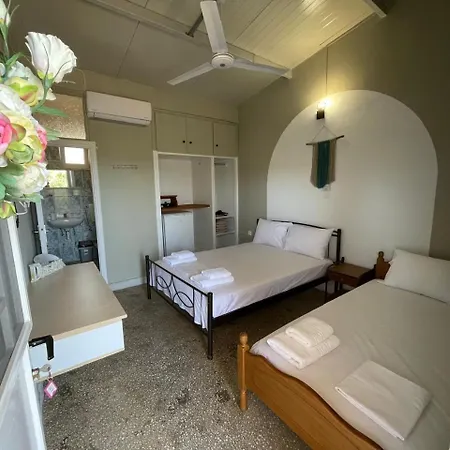 Village Holidays - Chelonaria *