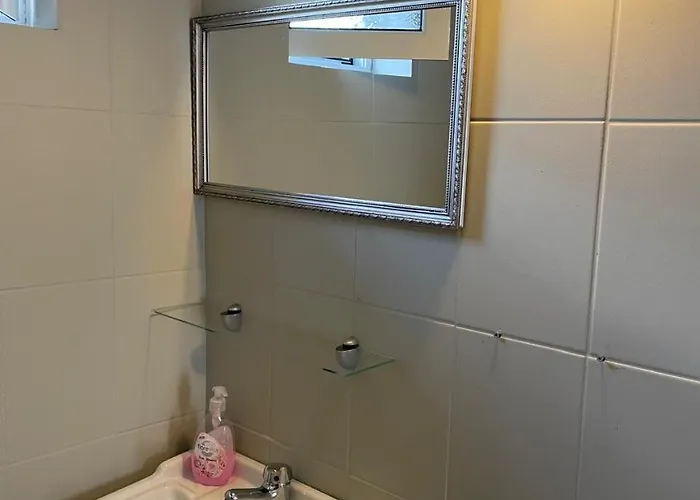 Village Holidays - Chelonaria