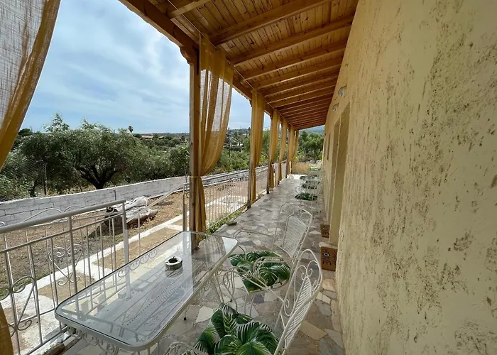 Village Holidays - Chelonaria *